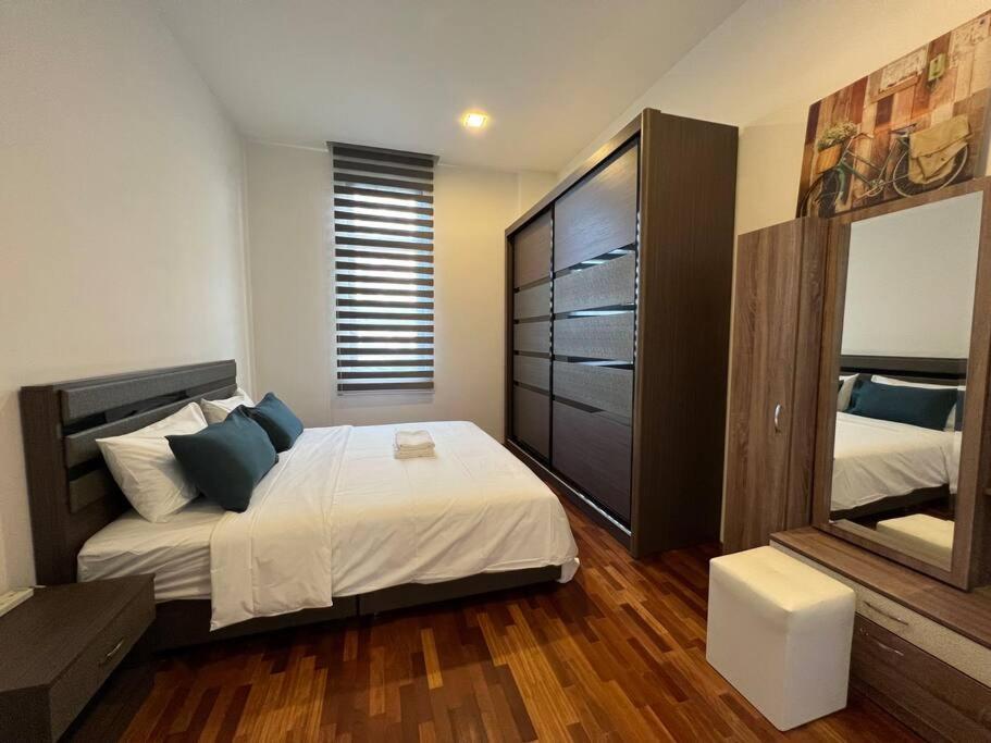 Jk Cozyhome 02 8pax 100mbps 2carparks