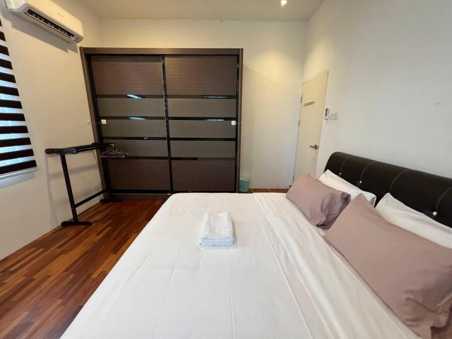 Apartment Jk Cozyhome 02 8pax 100mbps 2carparks
