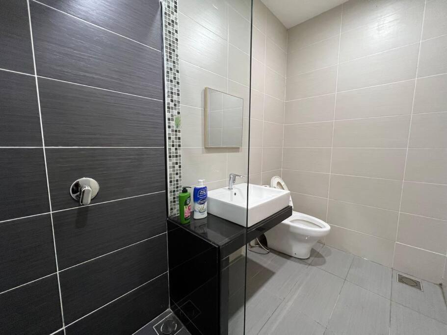Jk Cozyhome 02 8pax 100mbps 2carparks Apartment Kuching