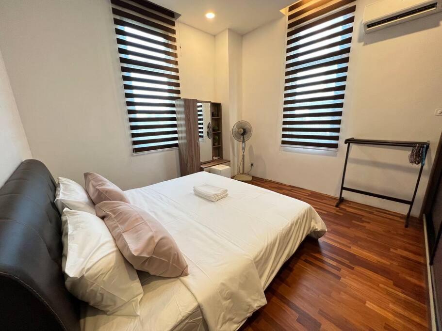 Apartment Jk Cozyhome 02 8pax 100mbps 2carparks Kuching
