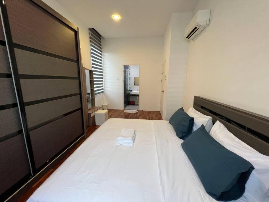 Jk Cozyhome 02 8pax 100mbps 2carparks Apartment Kuching
