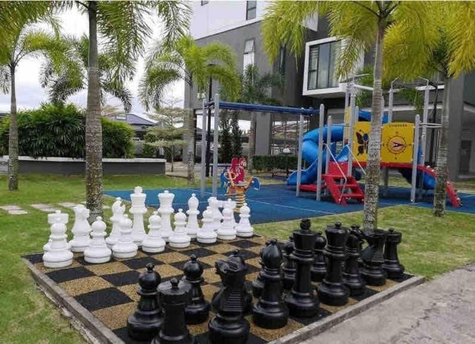 Jk Cozyhome 02 8pax 100mbps 2carparks Apartment Kuching