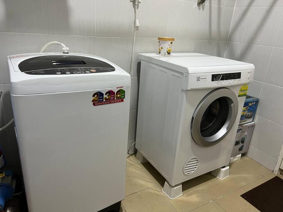 Jk Cozyhome 02 8pax 100mbps 2carparks * Kuching