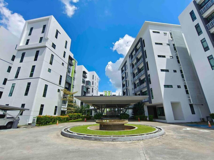 Jk Cozyhome 02 8pax 100mbps 2carparks Apartment *
