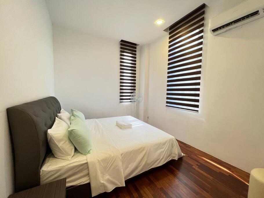 Jk Cozyhome 02 8pax 100mbps 2carparks *